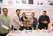 दृश्य कला विभाग में “स्वच्छ भारत मिशन” विषय पर चित्रकला एवं फोटोग्राफी कार्यशाला का समापन दृश्य कला विभाग में “स्वच्छ भारत मिशन” विषय पर चित्रकला एवं फोटोग्राफी कार्यशाला का समापन