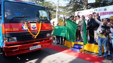मुख्यमंत्री ने 66 पैट्रोलिंग वाहनों को हरी झण्डी दिखाकर किया रवाना मुख्यमंत्री ने 66 पैट्रोलिंग वाहनों को हरी झण्डी दिखाकर किया रवाना