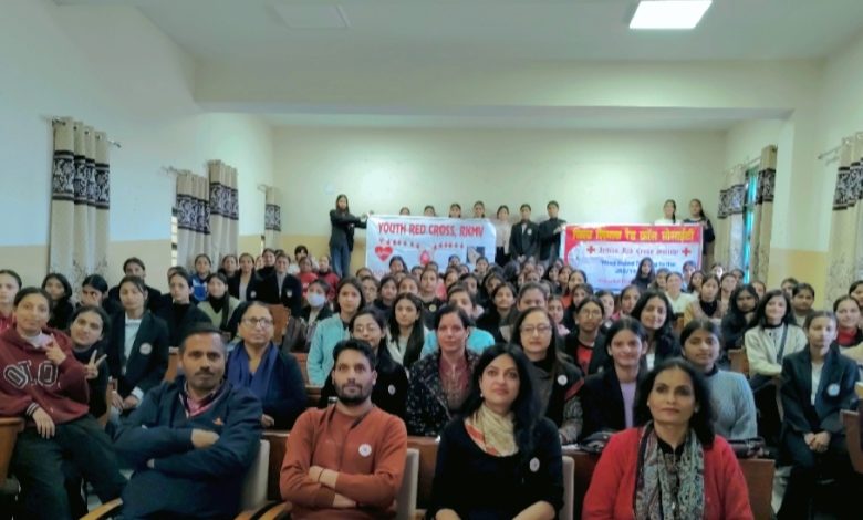 आरकेएमवी की छात्राओं में जागी सेवा भावना — डॉ. किमी सूद ने सिखाया प्राथमिक उपचार का महत्व