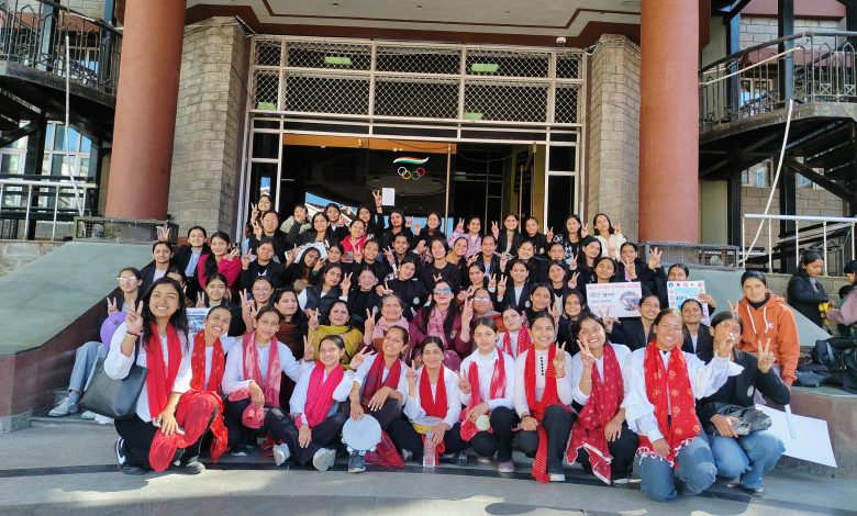 ‘सेफ ड्राइव, सेव लाइफ’ का संदेश लेकर निकली आर.के.एम.वी. की छात्राएं ‘सेफ ड्राइव, सेव लाइफ’ का संदेश लेकर निकली आर.के.एम.वी. की छात्राएं