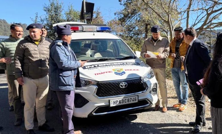 इंटरसेप्टर के माध्यम से वाहनों की चेकिंग इंटरसेप्टर के माध्यम से वाहनों की चेकिंग