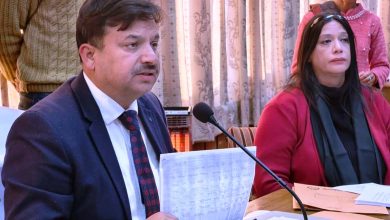 सख़्ती: कानूनगो पटवारी को लेटलतीफी पर फटकार