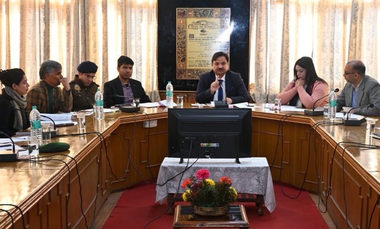 इस बार गणतंत्र दिवस पर 25 दल लेंगे परेड में हिस्सा, हेलीकाप्टर से होगी पुष्प वर्षा इस बार गणतंत्र दिवस पर 25 दल लेंगे परेड में हिस्सा, हेलीकाप्टर से होगी पुष्प वर्षा