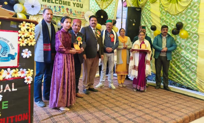 राजकीय उच्च पाठशाला डाबरी में वार्षिक पारितोषिक वितरण समारोह आयोजित राजकीय उच्च पाठशाला डाबरी में वार्षिक पारितोषिक वितरण समारोह आयोजित