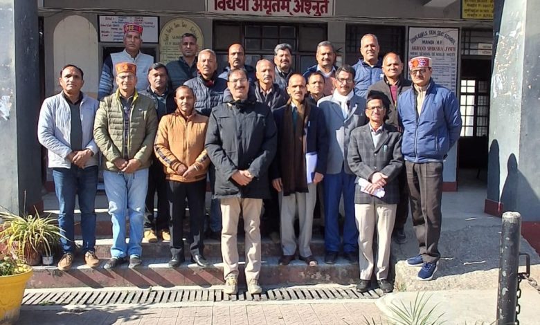 मुख्याध्यापक-प्रधानाचार्य संवर्ग मंडी की कार्यकारिणी विस्तारित, पदोन्नतियों पर जताया आभार