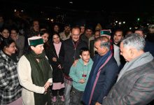 नववर्ष की पूर्व संध्या पर मुख्यमंत्री ने माल रोड और रिज का किया भ्रमण नववर्ष की पूर्व संध्या पर मुख्यमंत्री ने माल रोड और रिज का किया भ्रमण