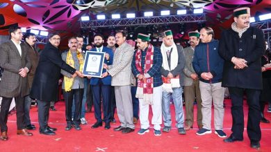 हिमाचल प्रदेश ने रचा इतिहास, 4,023 हस्तनिर्मित शॉलों के प्रदर्शन से गिनीज वर्ल्ड रिकॉर्ड हासिलt