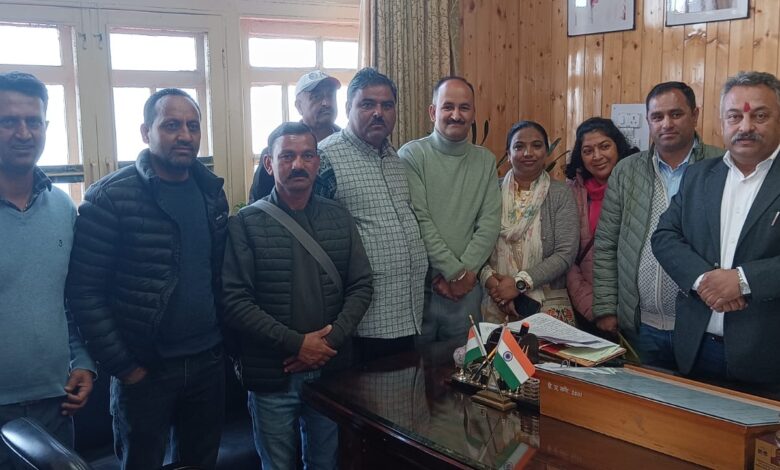 C&V : विशेष वेतन वृद्धि पर जल्द निर्णय के संकेत, सी एंड वी अध्यापक संघ ने शिक्षा मंत्री से की मुलाकात