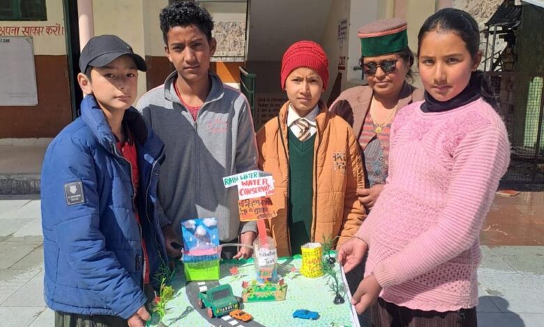 स्कूलों में ‘जल महोत्सव’ की गूंज, बच्चों  ने संभाली पानी बचाने की जिम्मेदारी