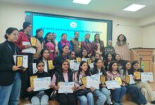 आरकेएमवी शिमला में रोड सेफ्टी क्लब का वार्षिक पुरस्कार वितरण समारोह, छात्राओं को किया सम्मानित