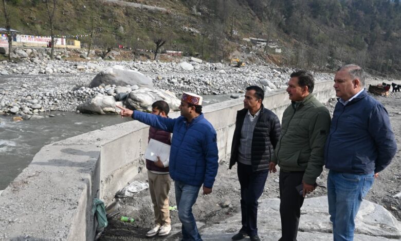 बाढ़ सुरक्षा दीवार, ड्रेजिंग और तटबंदी कार्यों की समीक्षा, सचिव ने मासिक बैठकें करने के दिए निर्देश