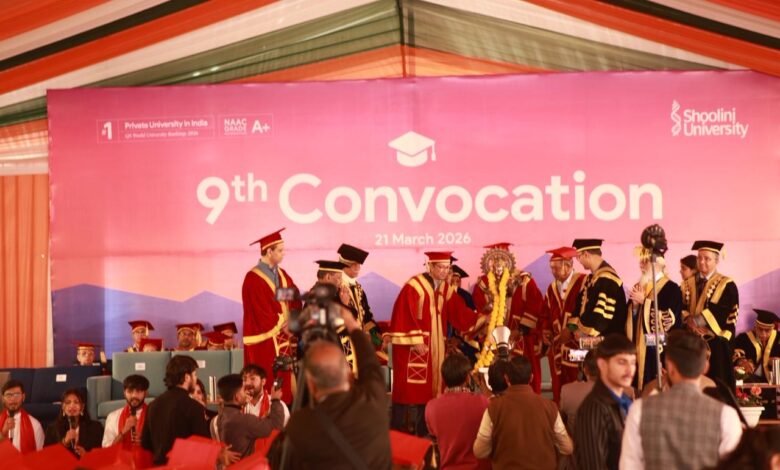 शूलिनी विश्वविद्यालय का नौवां दीक्षांत समारोह, 1,100 से अधिक छात्रों को उपाधियाँ प्रदान की गईं शूलिनी विश्वविद्यालय का नौवां दीक्षांत समारोह, 1,100 से अधिक छात्रों को उपाधियाँ प्रदान की गईं