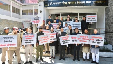 सुक्खू सरकार लगातार राजस्व घाटा बढ़ा और पूंजीगत निवेश घटा रही है