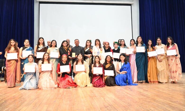 स्टाफ नर्सों को उच्च शिक्षा के दौरान मिलेगा पूरा वेतनः मुख्यमंत्री