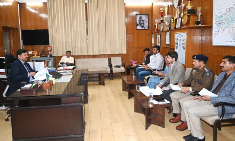 Accidents : 42 सड़क दुर्घटनाओं में 19 मौतें, 11 खुद चला रहे थे वाहन