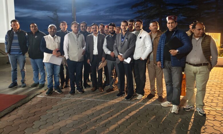 संयुक्त कर्मचारी महासंघ ने वेतन कटौती का किया विरोध, सीएम बोले– नहीं होगा नुकसान
