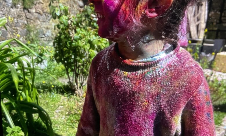 होली सिर्फ एक दूसरे को रंग लगाने का त्यौहार नहीं,  आपसी प्रेम संस्कृति और भाईचारे के साथ सामाजिक प्रेम का उत्सव