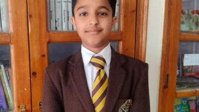 “7वीं के छात्र वेदांत शर्मा ने लिखी पहली किताब, एएचएसबी ने किया सम्मान”