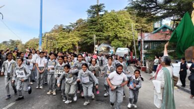 Steps that Heal the World”: 880 छात्राओं के साथ विद्यालय मैराथन में उमड़ा उत्साह