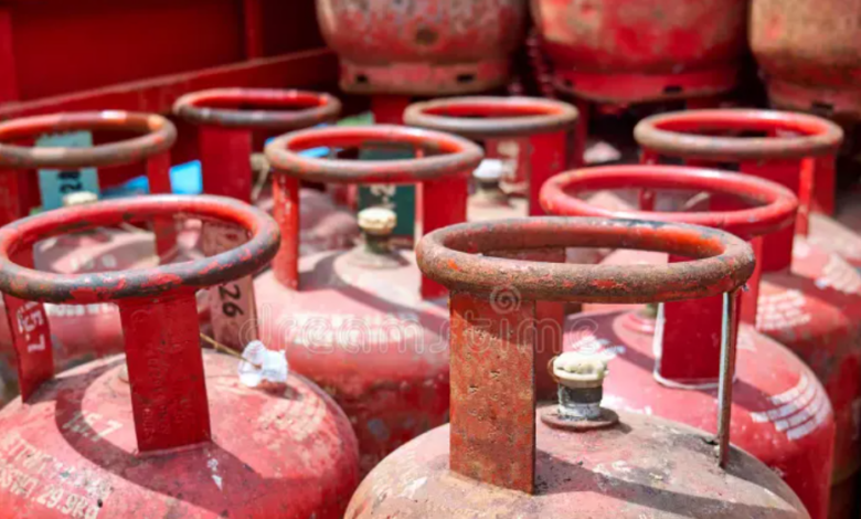 उपभोक्ता गैस एजेंसियों से ओवर-द-काउंटर सिलेंडर प्राप्त करने से परहेज करें