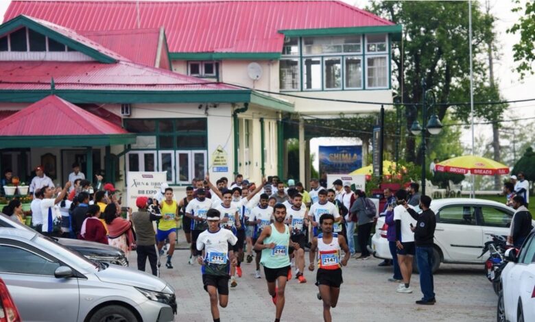 शिमला की वादियों में दौड़ा जज़्बा, 200 धावकों ने जीता ‘मशोबरा मैराथन’ का दिल
