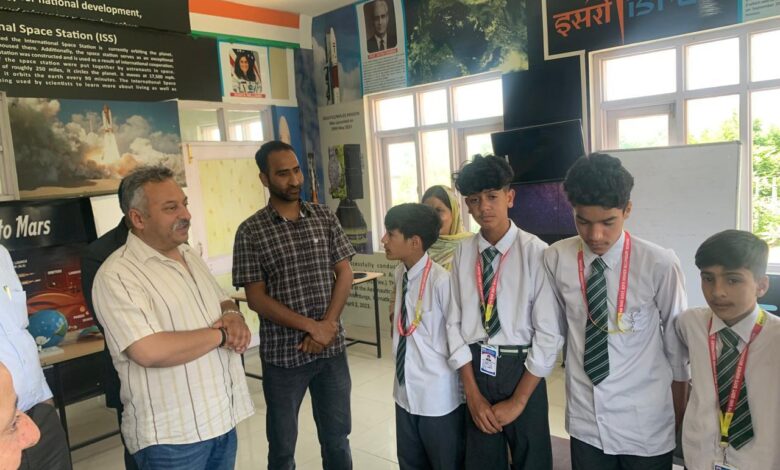 हिमाचल के 199 PM SHRI स्कूल बनेंगे उत्कृष्टता के केंद्र, शिक्षा मंत्री ने बताई बड़ी योजना हिमाचल के 199 PM SHRI स्कूल बनेंगे उत्कृष्टता के केंद्र, शिक्षा मंत्री ने बताई बड़ी योजना