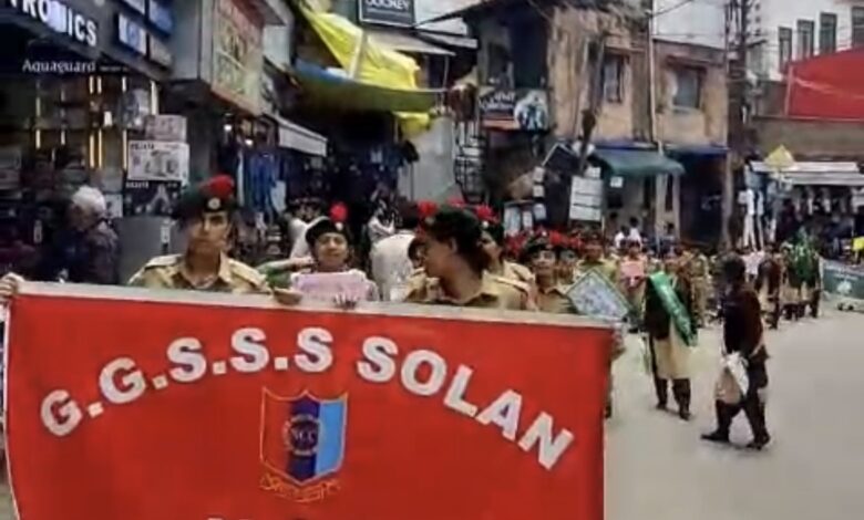 पीएम श्री राजकीय कन्या वरिष्ठ माध्यमिक विद्यालय, सोलन में विश्व पर्यावरण दिवस का आयोजन