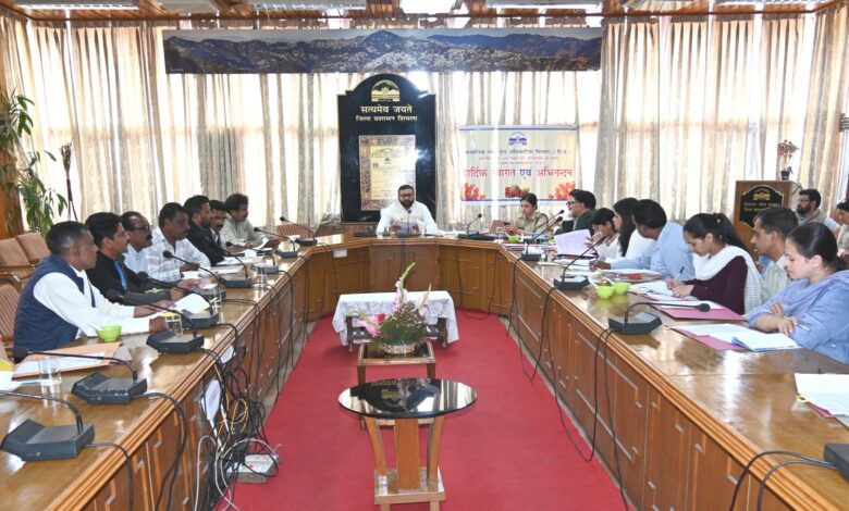 हाथ से मैला उठाने वालों के पुनर्वास पर प्रशासन सख्त, अधिकारियों को दिए निर्देश