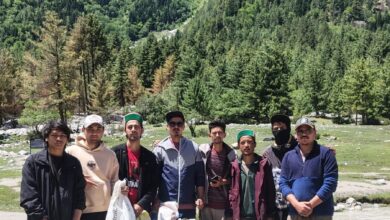 हिमालय की वादियों से गूंजा प्रकृति संरक्षण का संदेश, रकछम के युवाओं ने छेड़ी प्लास्टिक के खिलाफ मुहिम