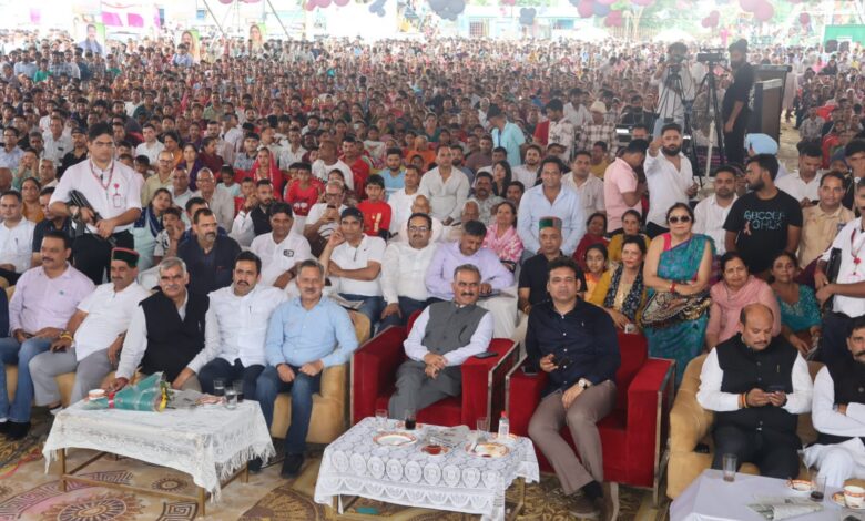 डॉ. राजेन्द्र प्रसाद चिकित्सा महाविद्यालय टांडा में बढेंगी चिकित्सकों की 100 पीजी सीटेंः मुख्यमंत्री