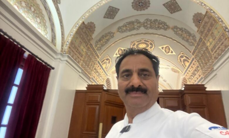 राष्ट्रपति भवन की रसोई में गूंजेगा हिमाचल का स्वाद, शेफ नंद लाल शर्मा करेंगे पारंपरिक पहाड़ी व्यंजनों का प्रदर्शन राष्ट्रपति भवन की रसोई में गूंजेगा हिमाचल का स्वाद, शेफ नंद लाल शर्मा करेंगे पारंपरिक पहाड़ी व्यंजनों का प्रदर्शन