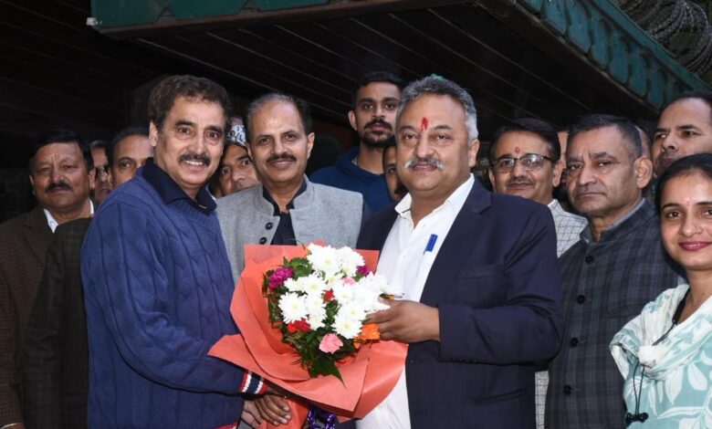 शिक्षा मंत्री ने समग्र शिक्षा की स्टाफ बस को भी हरी झंडी दिखाकर रवाना किया शिक्षा मंत्री ने समग्र शिक्षा की स्टाफ बस को भी हरी झंडी दिखाकर रवाना किया