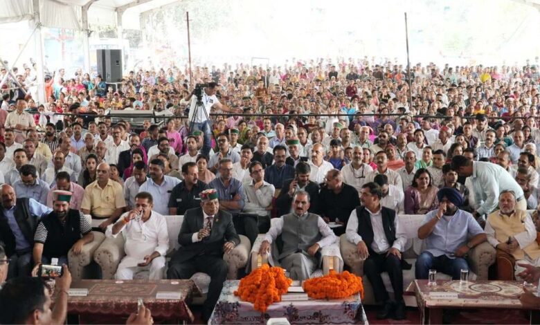 तीन माह के भीतर सीबीएसई स्कूलों में 2,000 शिक्षकों की होगी नियुक्तिः मुख्यमंत्री तीन माह के भीतर सीबीएसई स्कूलों में 2,000 शिक्षकों की होगी नियुक्तिः मुख्यमंत्री