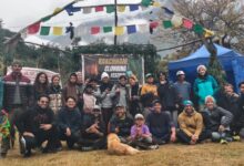 पहाड़ों से दोस्ती, प्रकृति से प्यार! रक्छम में बच्चों को सिखाए जा रहे क्लाइम्बिंग के गुर