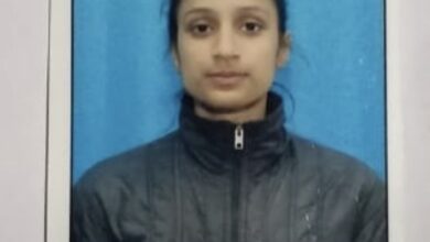असर विशेष: शिमला की चढ़ाइयों पर खाकी वर्दी में उम्मीद बांटती हैं स्वाति धीमान, मेहनत और जज्बे की मिसाल बनीं महिला डाककर्मी असर विशेष: शिमला की चढ़ाइयों पर खाकी वर्दी में उम्मीद बांटती हैं स्वाति धीमान, मेहनत और जज्बे की मिसाल बनीं महिला डाककर्मी