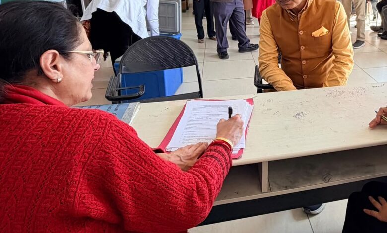मानवता की मिसाल: शिमला यूनिवर्सिटी कैंपस में एकत्र हुआ 45 यूनिट रक्त, विद्यार्थियों और शिक्षकों ने रक्त महादान में दिया योगदान मानवता की मिसाल: शिमला यूनिवर्सिटी कैंपस में एकत्र हुआ 45 यूनिट रक्त, विद्यार्थियों और शिक्षकों ने रक्त महादान में दिया योगदान